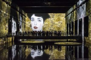 Bassins de Lumières - Gustav Klimt: immersive experience powered by BARCO