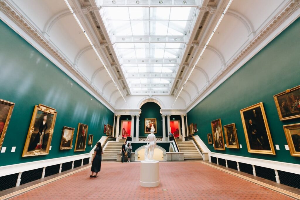 Piattaforme digitali per la valorizzazione e la promozione dell’arte e dell’architettura contemporanee