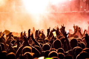 Spettacolo dal vivo. Nuovi autori e linguaggi contemporanei per costruire nuovi pubblici